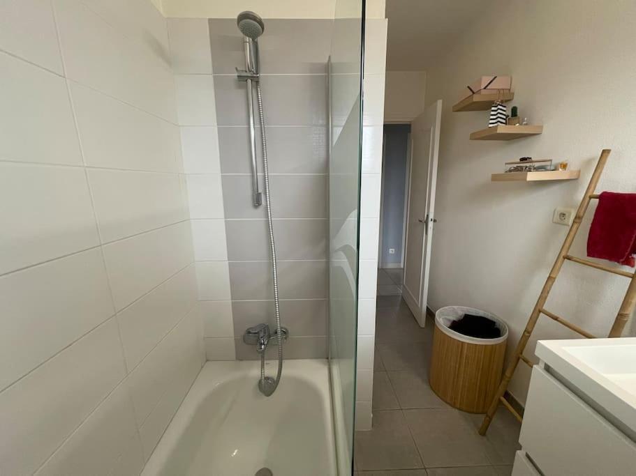 Apartament Le Patio - Parking Gratuit Valence  Zewnętrze zdjęcie